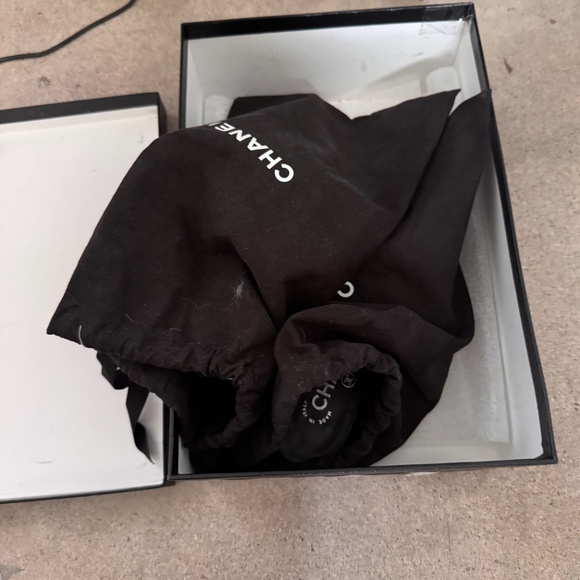 AUTHENTIC Chanel 2018 Interlocking CC Logo Mules Women's Size: 7 | IT 37 - Picture 3 of 16